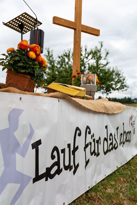 Lauf für das Leben - Banner mit Kreuz